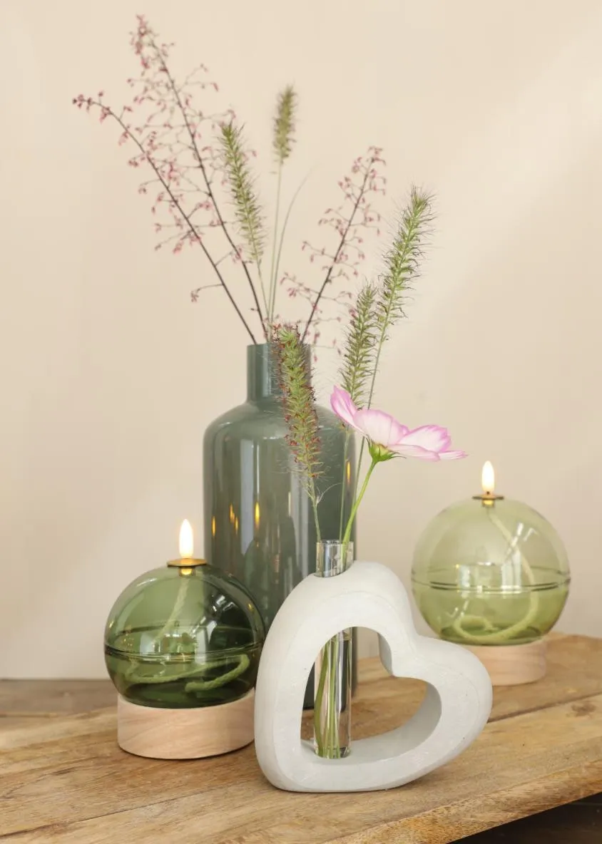 Cœur ouvert en ciment avec tube en verre L. 3,9 x l. 13 x H. 13,2 cm - 6 pièces