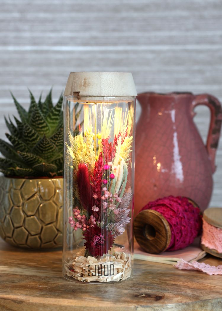 Cylindre en verre avec LED dans un couvercle en bois 23 cm de haut - 1 pièce