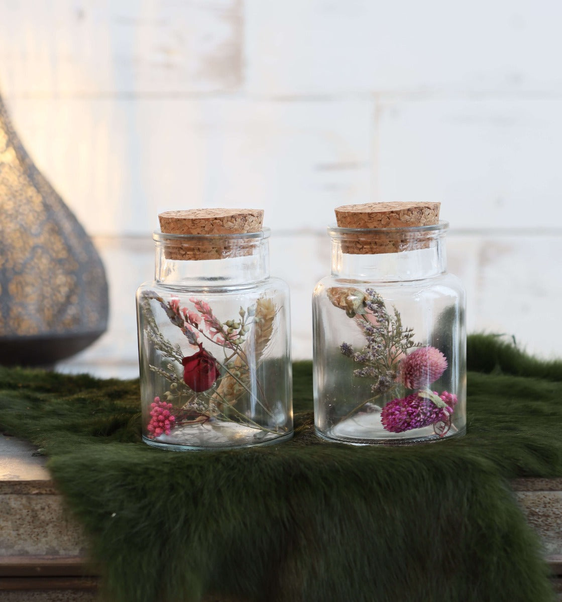Flacon en verre avec 2 fleurs séchées différentes Ø7cm (12 pièces)