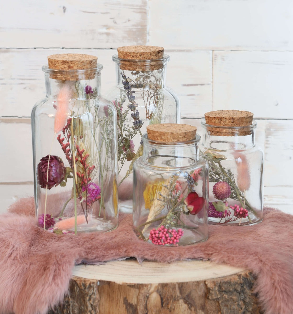 Flacon en verre avec 2 fleurs séchées différentes Ø7cm (12 pièces)